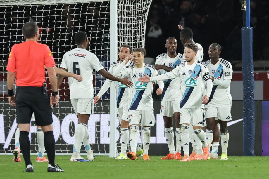 欧博官网-登贝莱失单刀 大巴黎0-1巴黎FC止步法国杯32强