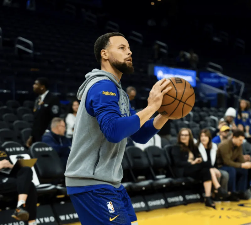 欧博官网-科尔：库里的膝盖伤势不严重，但这几天一直有影响